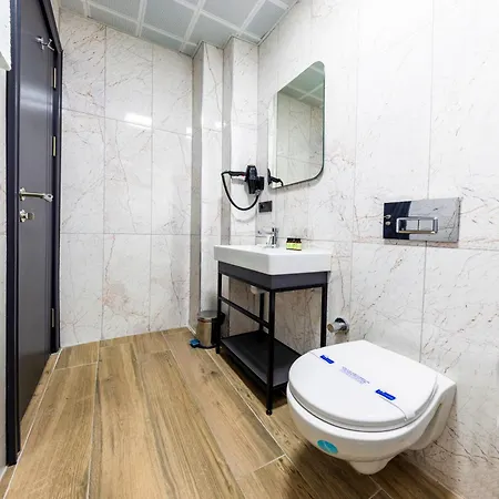 Lenora Airport & Istanbul Airport 3*