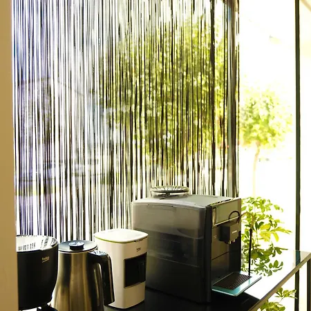 Hotel Lenora Airport