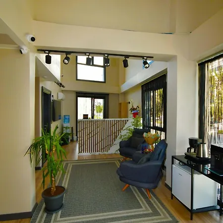 Hotel Lenora Airport 3*